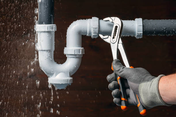 Professional Gas Line Repair technician working in Windfall, IN